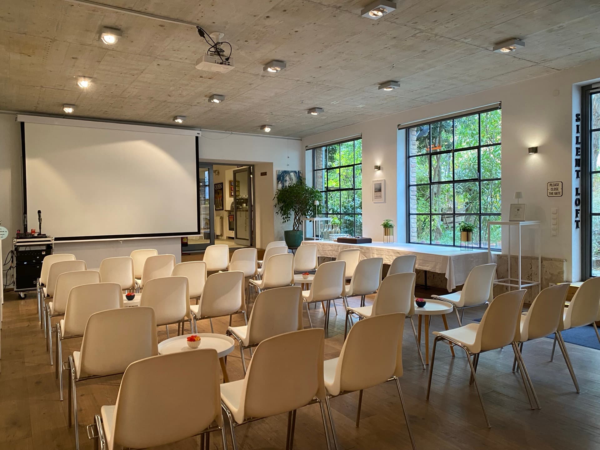 SILENT LOFT — Seminar seating