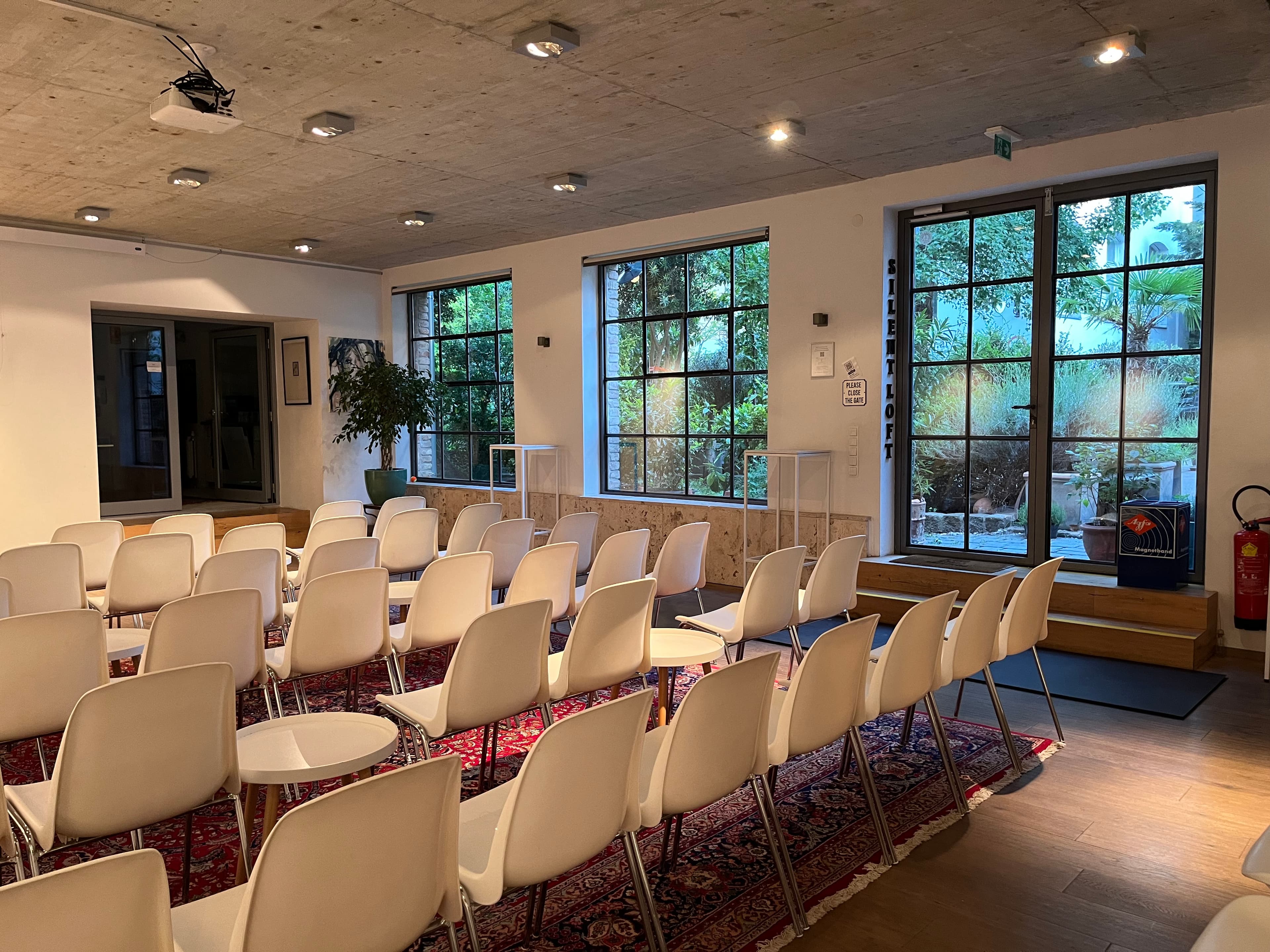 SILENT LOFT im Filmquartier Wien — modulare Eventlocation mit Tageslicht und Privatgarten